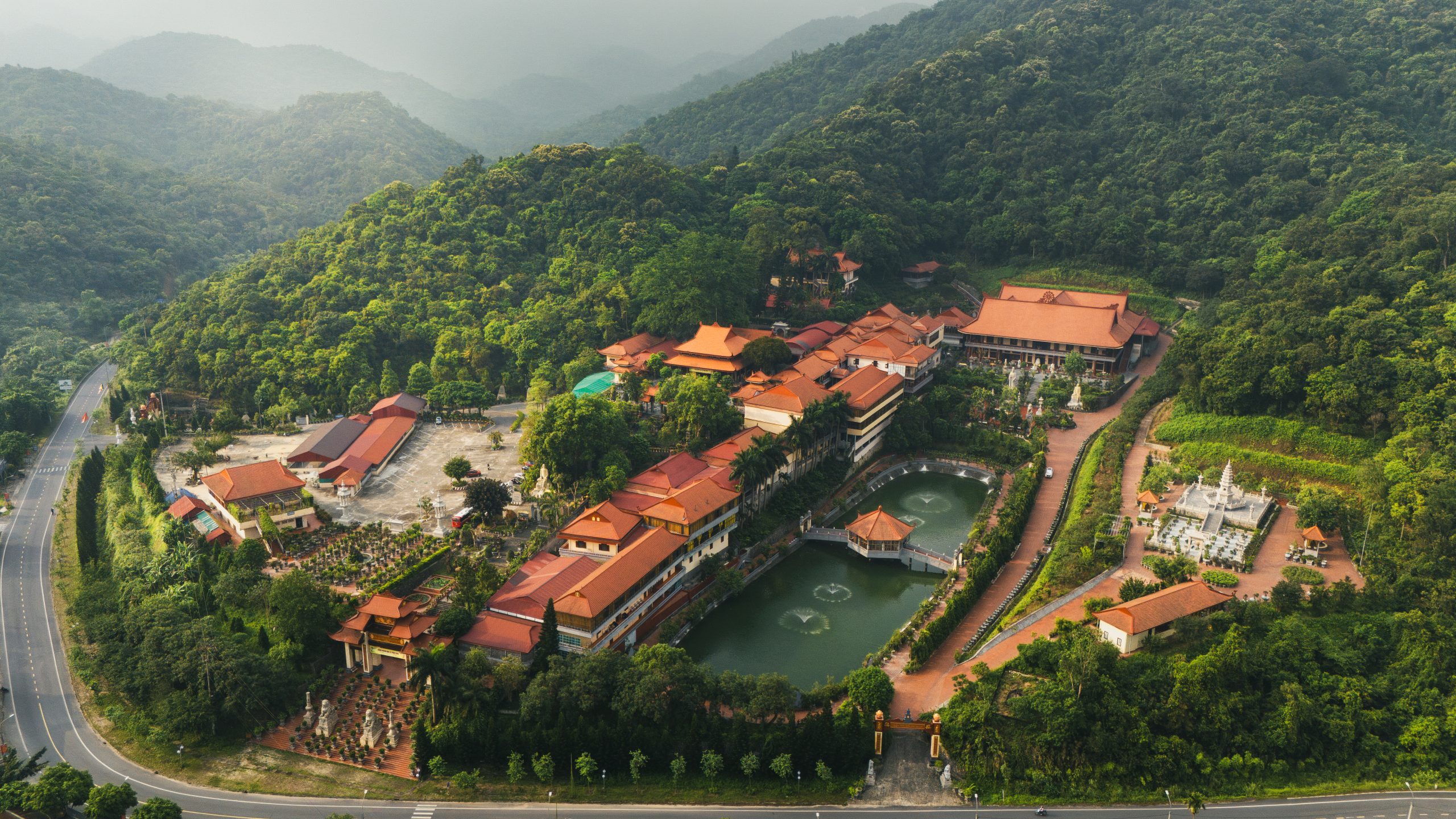 Thiền viện Trúc Lâm Yên Tử (Chùa Lân)